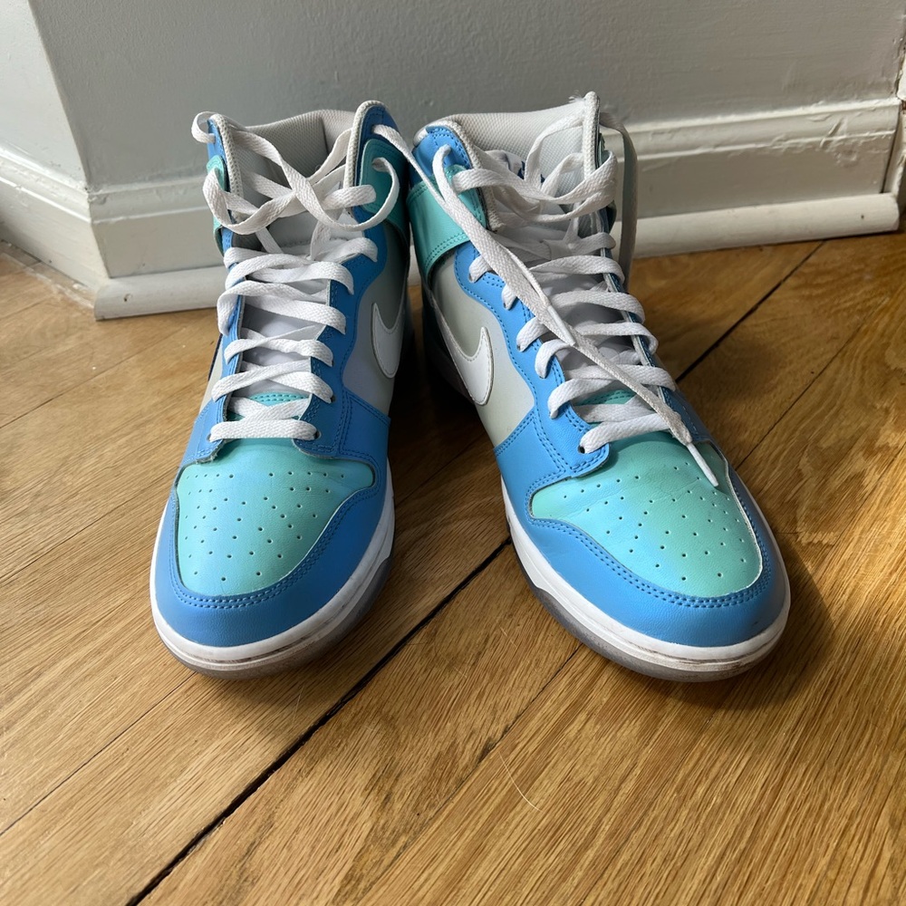 Nike High-Top Sneakers in Blue and White